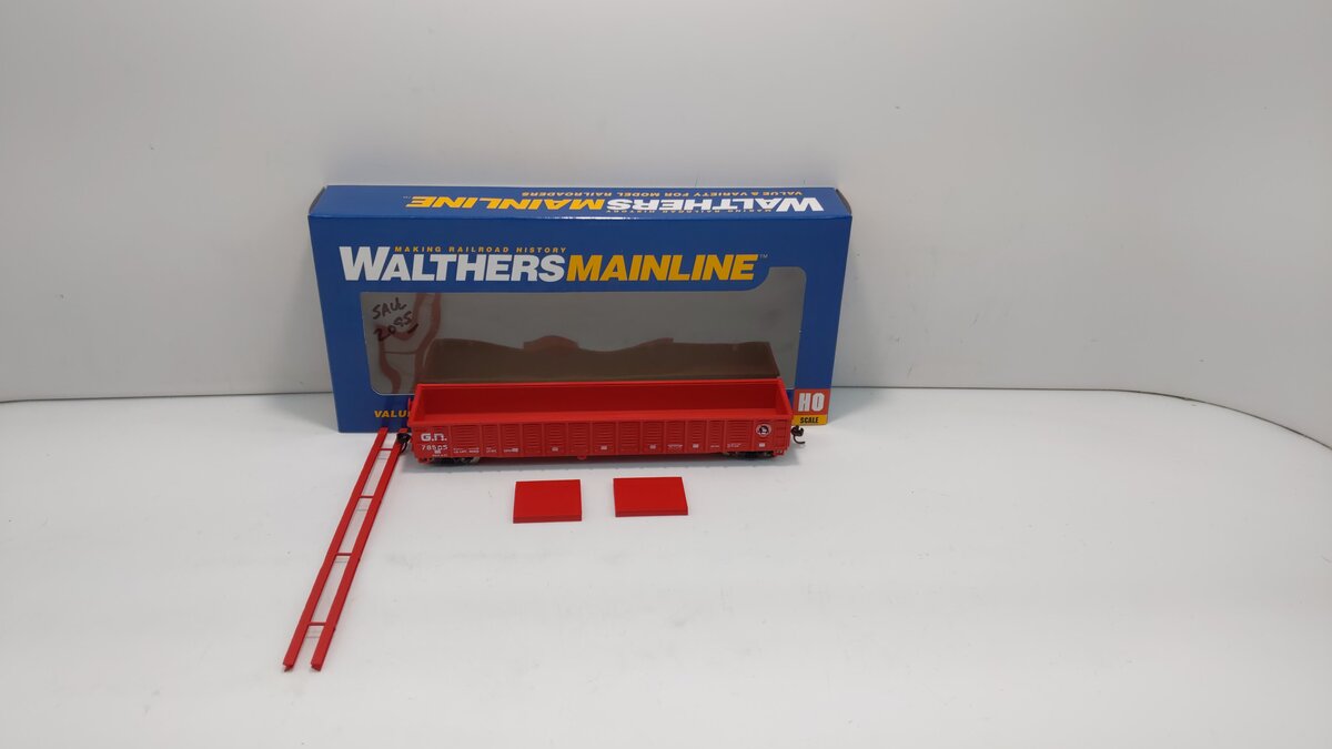Walthers 910-6058 HO Great Northern 53' Corrugated-Side Gondola #78505