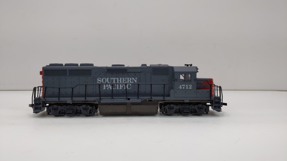Con-Cor 0015-001010 HO Southern Pacific EMD GP-40 Diesel Locomotive #4712