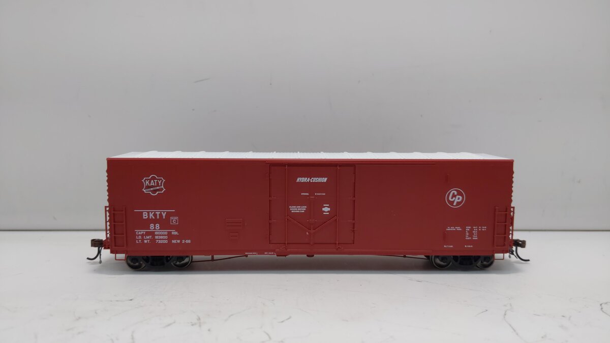 Athearn G26801 HO BKTY 50' PC&F Riveted Boxcar w/10'6