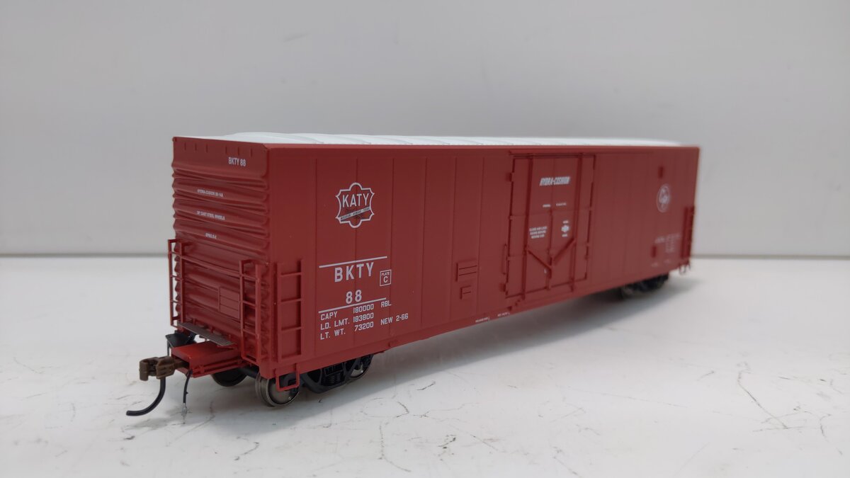 Athearn G26801 HO BKTY 50' PC&F Riveted Boxcar w/10'6" Door #88