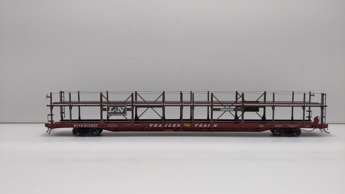 Athearn G69932 HO Louisville and Nashville/BTTX F89-F Bi-Level Auto Rack #913907