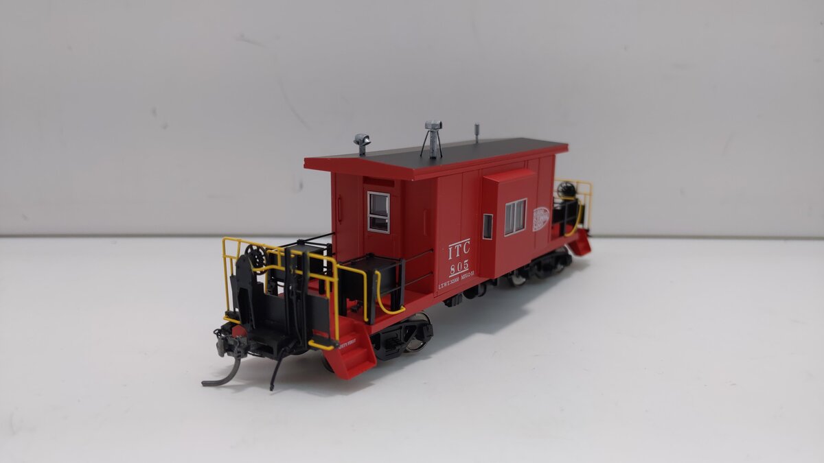 Bluford Shops 31090 HO ITC Bay Window Caboose #805