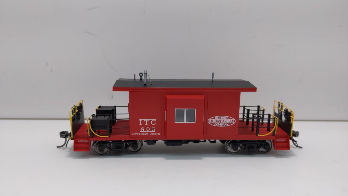 Bluford Shops 31090 HO ITC Bay Window Caboose #805