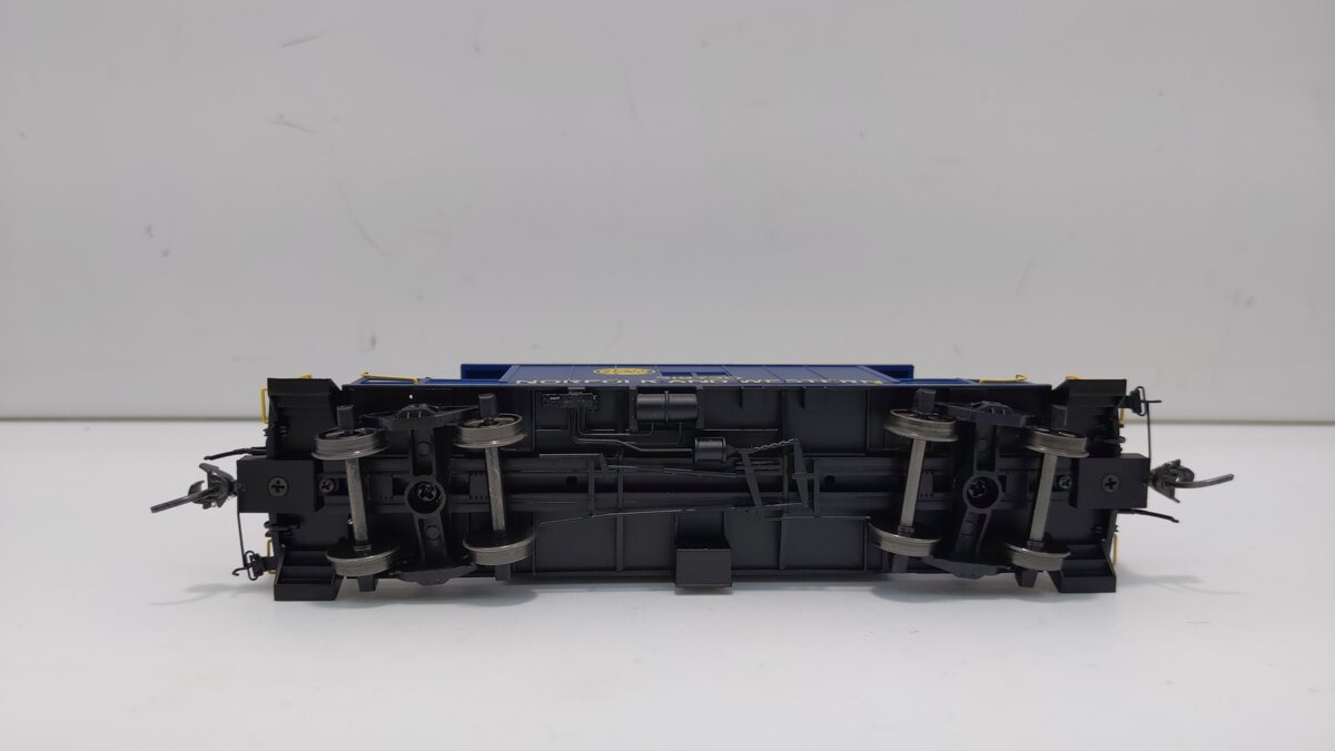 Bluford Shops 33091 Norfolk & Western Transfer Caboose w/Long Roof #518730
