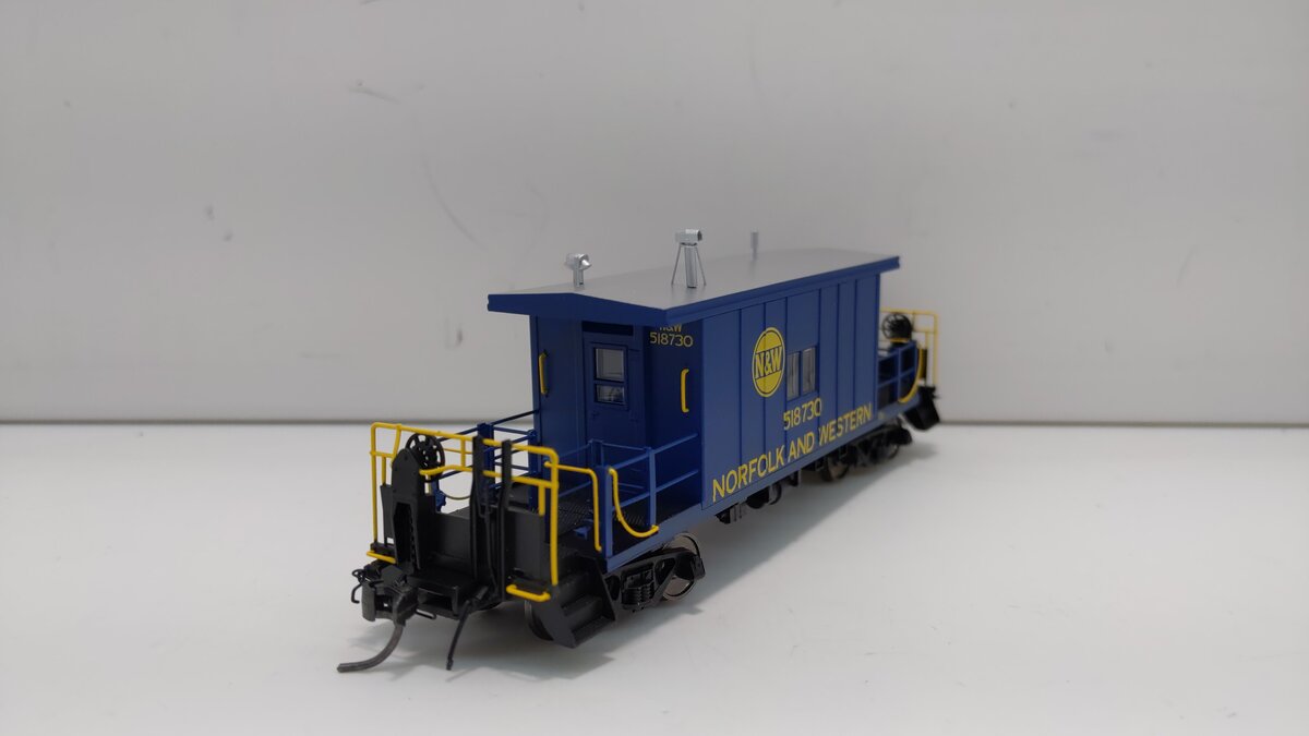 Bluford Shops 33091 Norfolk & Western Transfer Caboose w/Long Roof #518730