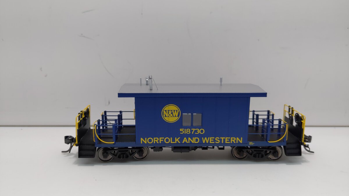 Bluford Shops 33091 Norfolk & Western Transfer Caboose w/Long Roof #518730