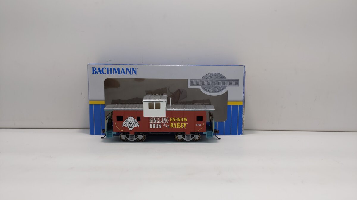 Bachmann 16614 HO Ringling Bros. and Barnum & Bailey Wide-Vision Caboose