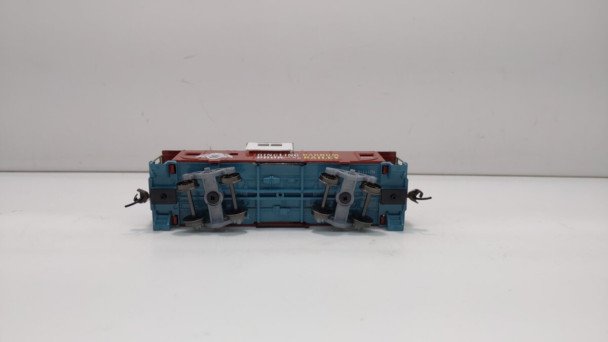 Bachmann 16614 HO Ringling Bros. and Barnum & Bailey Wide-Vision Caboose