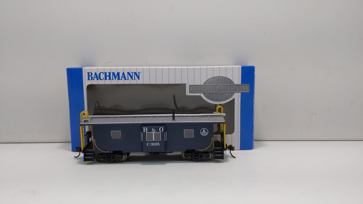 Bachmann 73204 HO Baltimore & Ohio Bay Window with Roof Walk Caboose