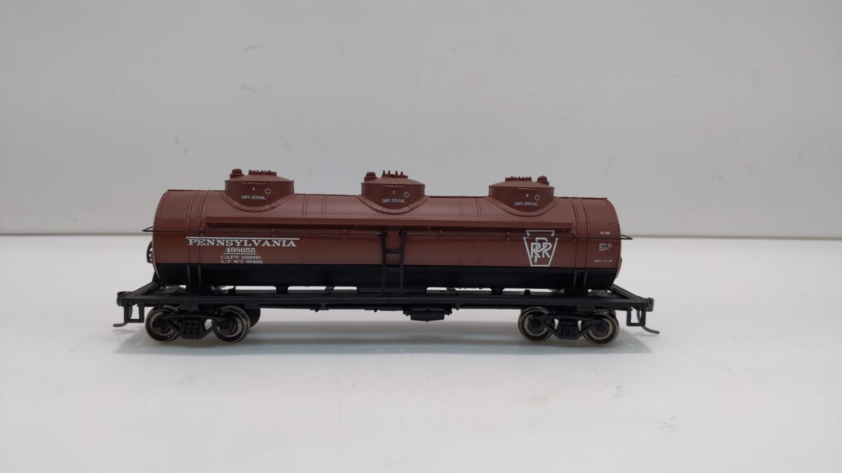 Bachmann 17104 HO Pennsylvania 40' Three Dome Tank Car #498655