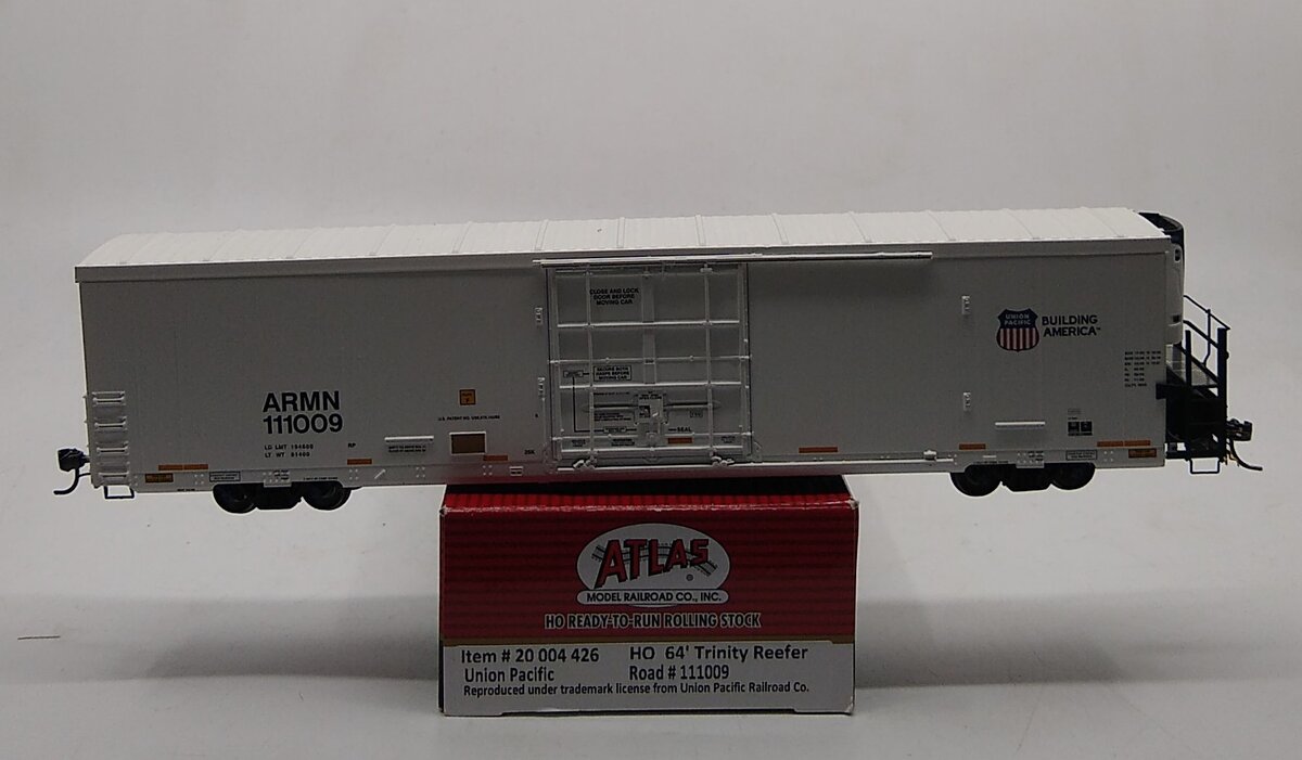 Atlas 20004426 HO Scale Union Pacific Refrigerator Box Car # 111009