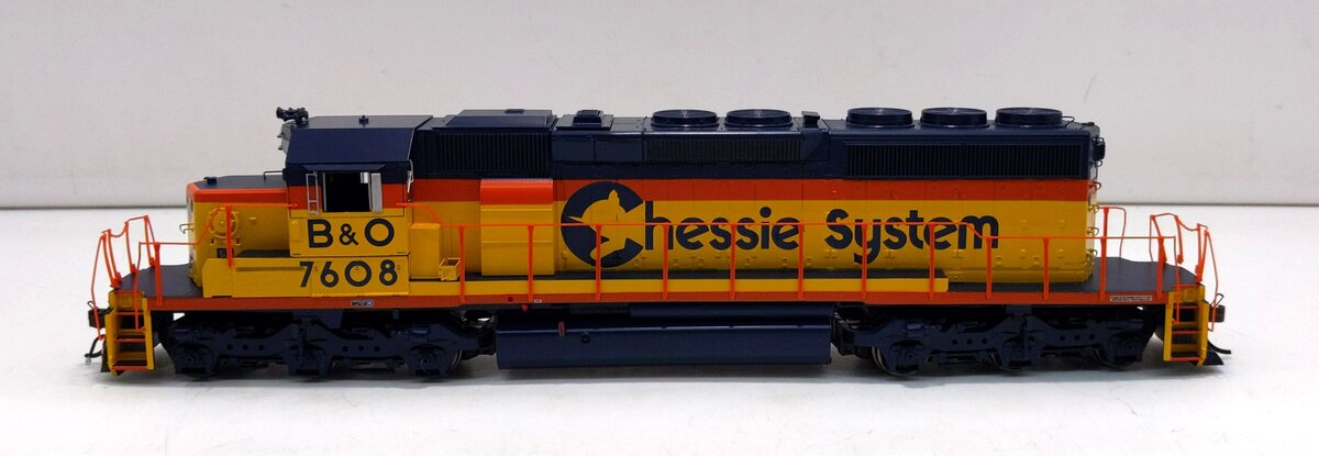 Athearn 72085 HO B&O/Chessie RTR SD40-2 Diesel Locomotive Standard DC #7608