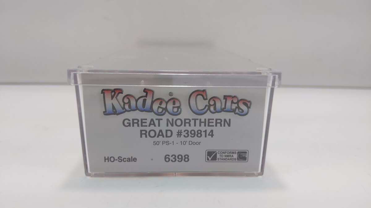Kadee 6398 HO Scale Great Northern Box Car #39814