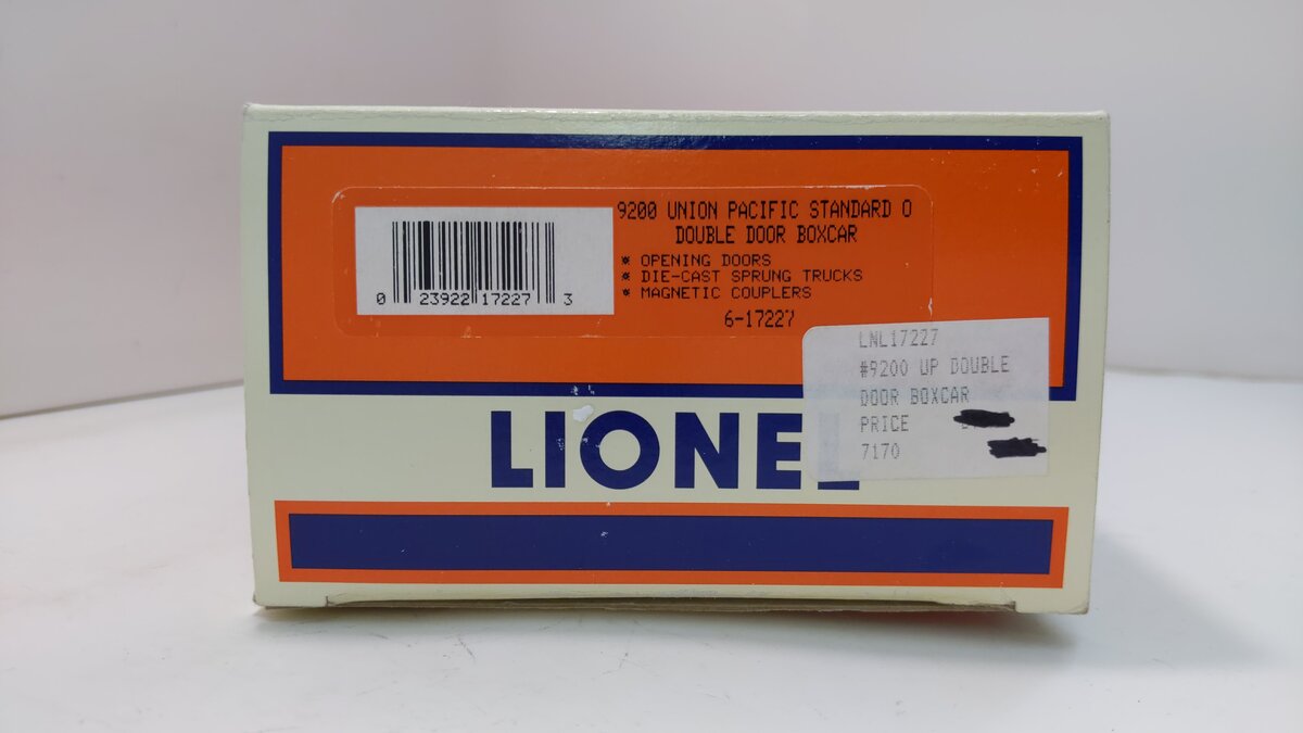 Lionel 6-17227 O Gauge Union Pacific Double Door Standard Boxcar #9200