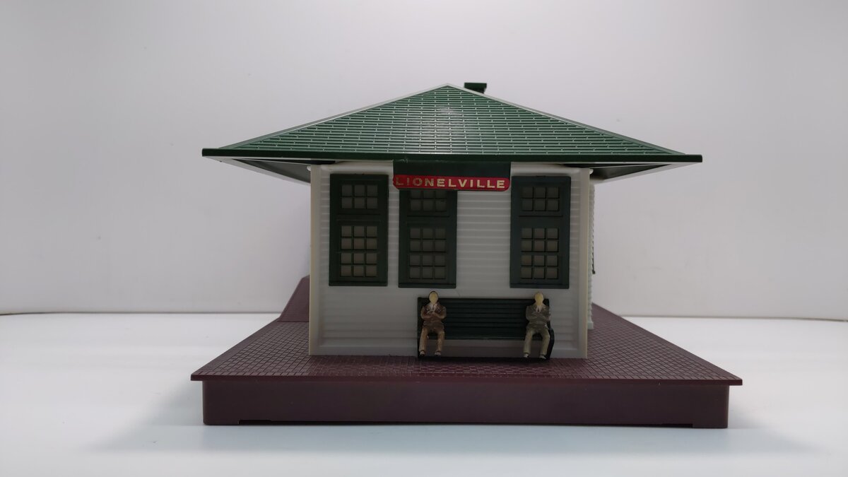 Lionel 6-2133 O Scale Illuminated Freight Station Assembled