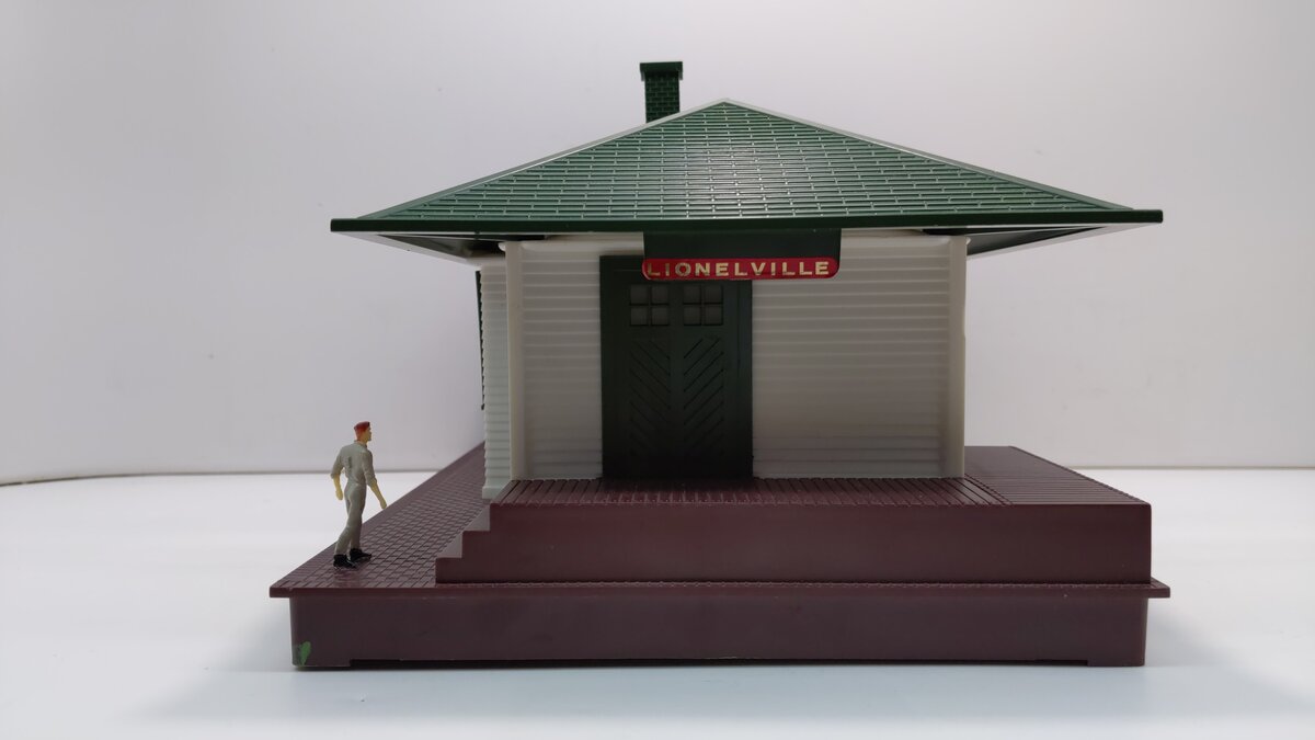 Lionel 6-2133 O Scale Illuminated Freight Station Assembled