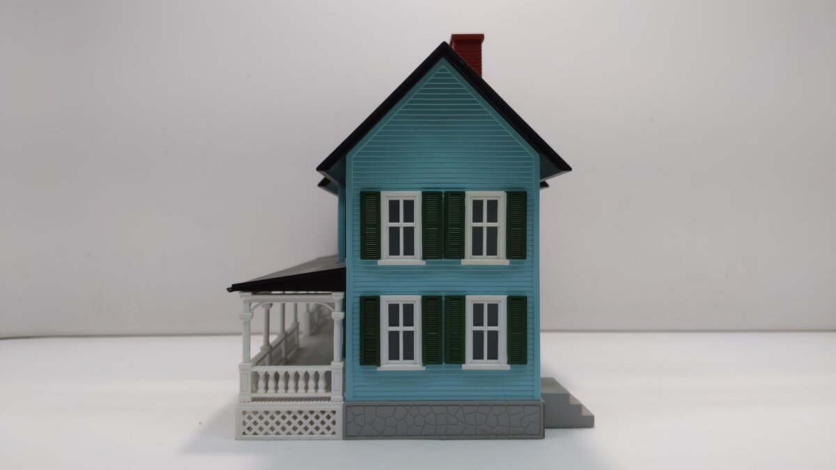 MTH 30-90241 Blue Country House with Green Shutters