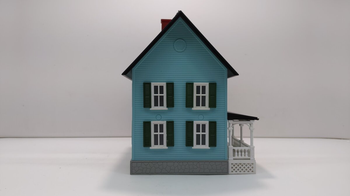 MTH 30-90241 Blue Country House with Green Shutters