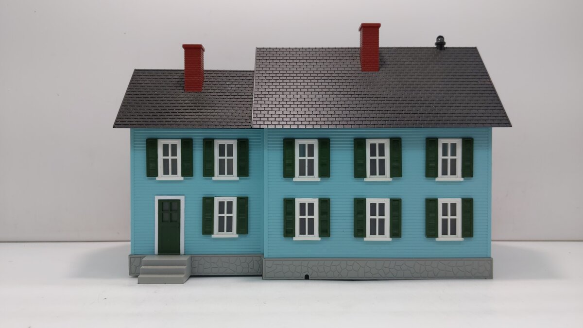 MTH 30-90241 Blue Country House with Green Shutters