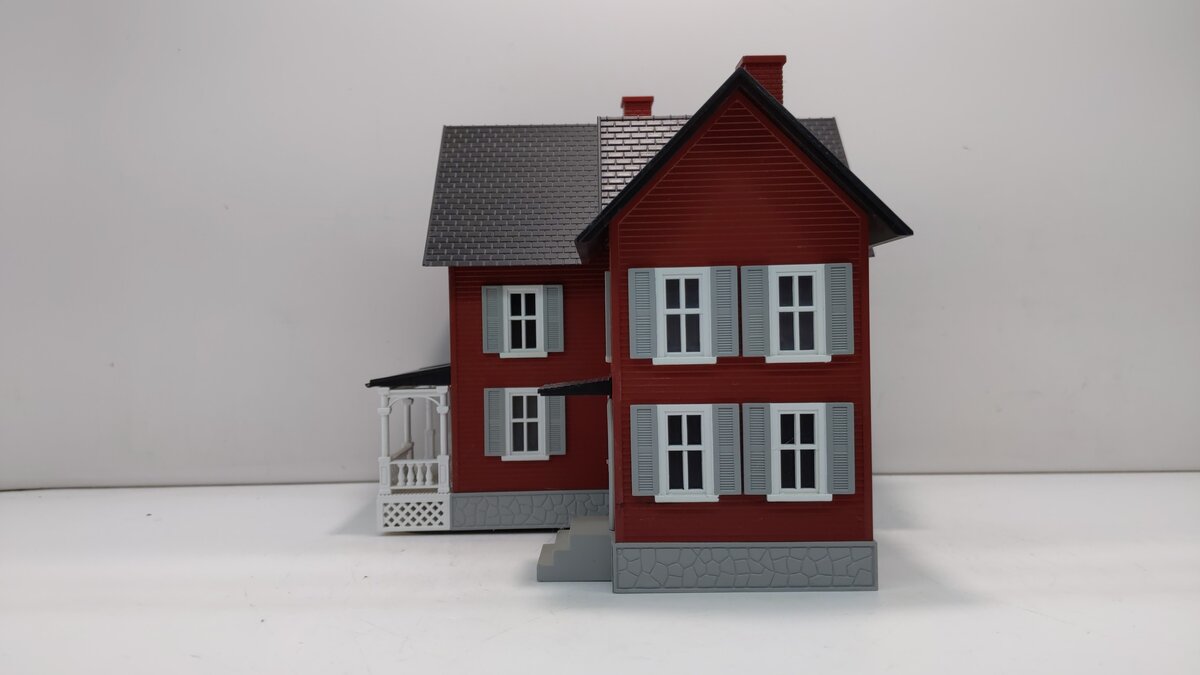MTH 30-9016 O Red W/Gray Built Up Farm House