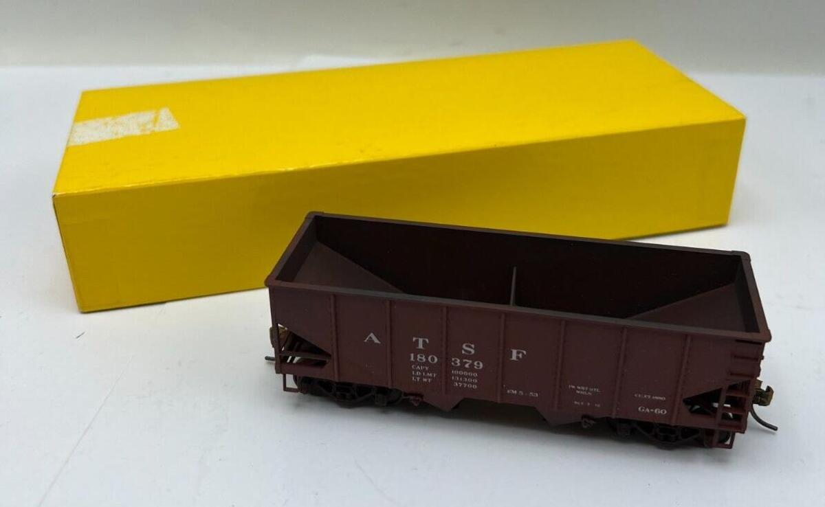 Accurail 2501 HO Atchison, Topeka and Santa Fe USRA 2-Bay Hopper