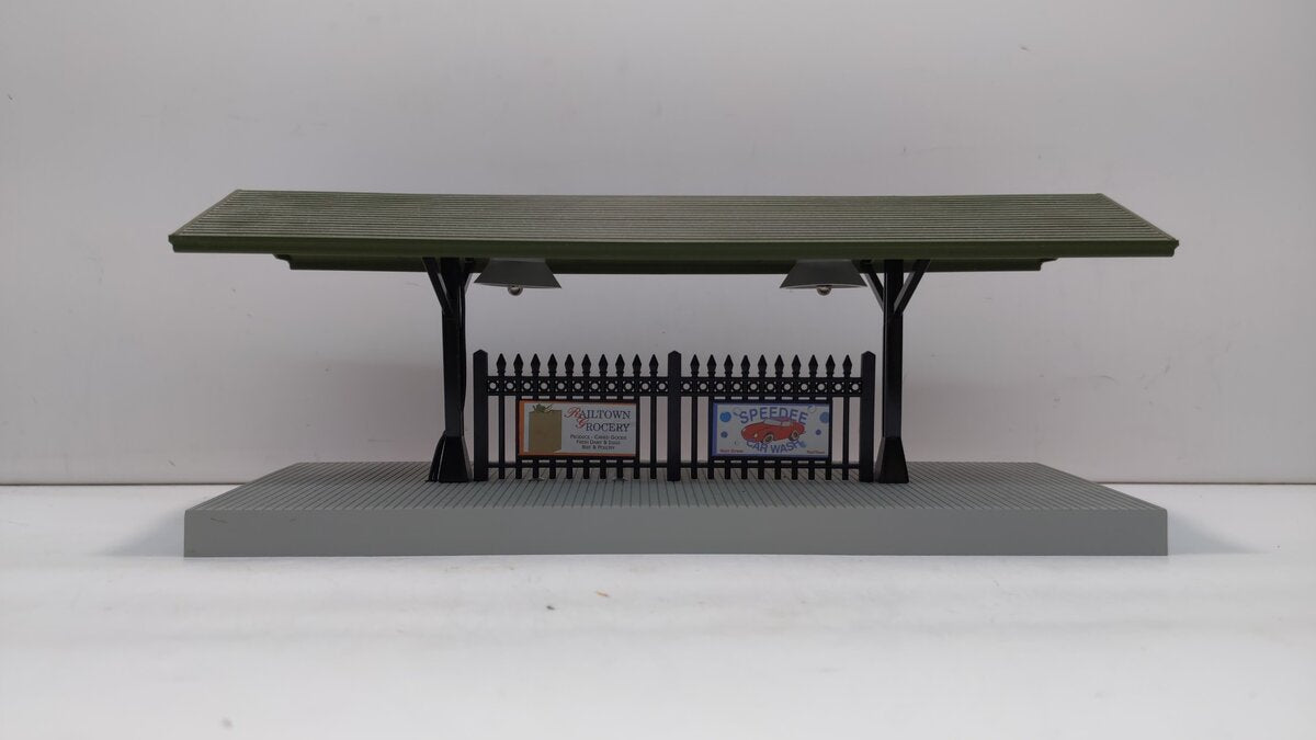 MTH 30-90315 Gray w/Green Roof Passenger Station Platform