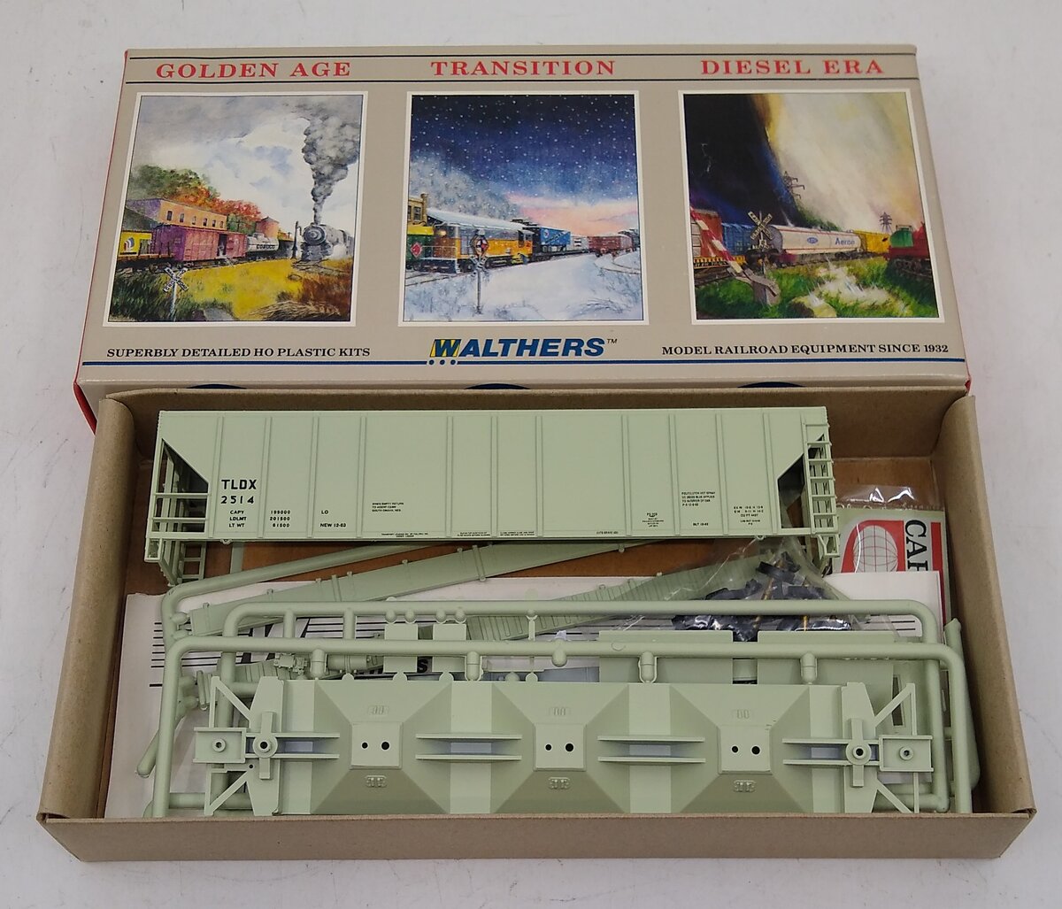 Walthers 932-5705 HO PS-2CD 4427 Covered Hopper Cargill
