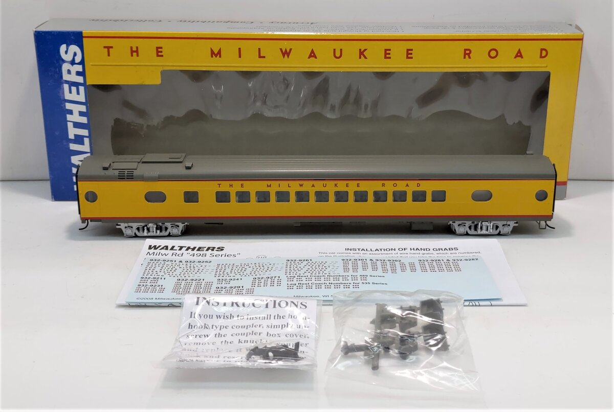 Walthers 932-9301 HO Scale Milwaukee Road 52-Seat Passenger Coach