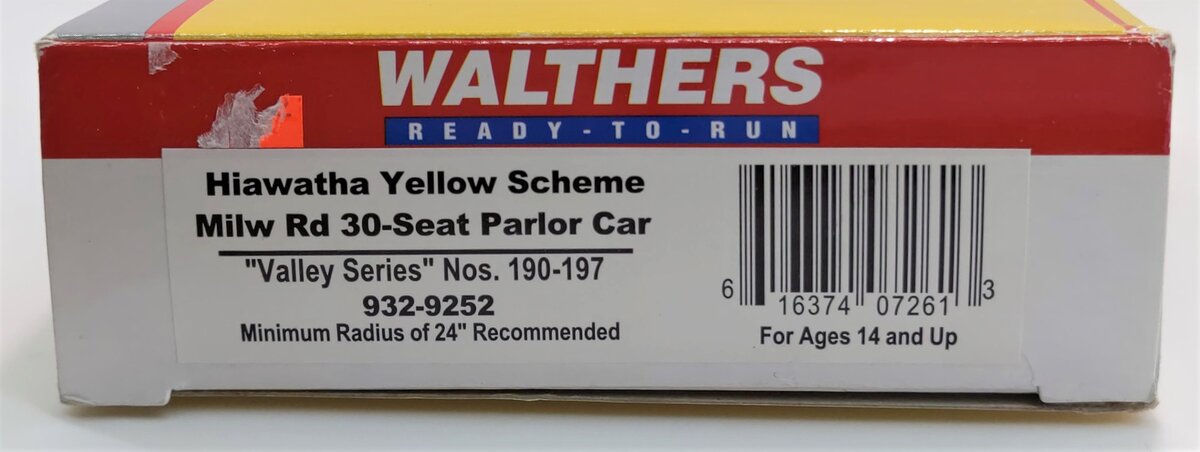 Walthers 932-9252 HO Scale Milwaukee Road Haiawatha Yellow 30-Seat Parlor Car