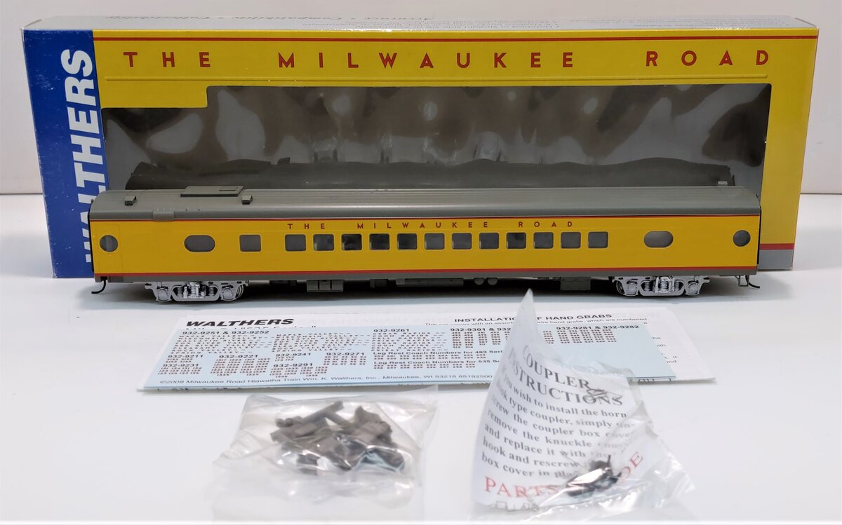 Walthers 932-9281 HO Scale Milwaukee Road Hiawatha Yellow 52-Seat Coach