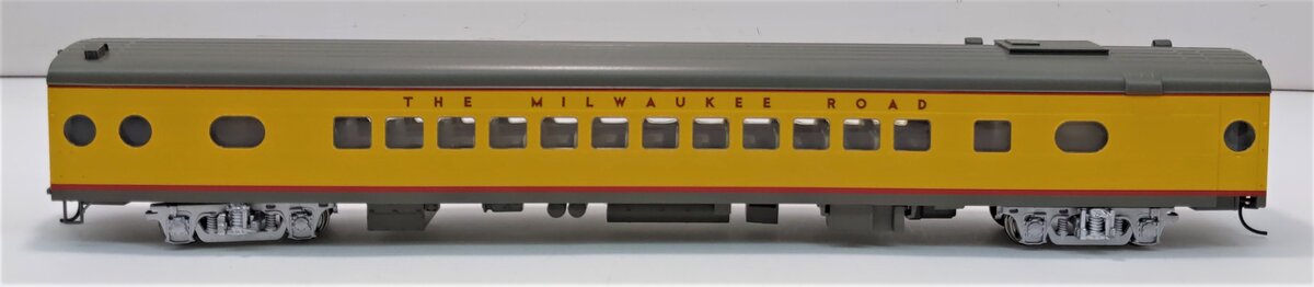 Walthers 932-9281 HO Scale Milwaukee Road Hiawatha Yellow 52-Seat Coach