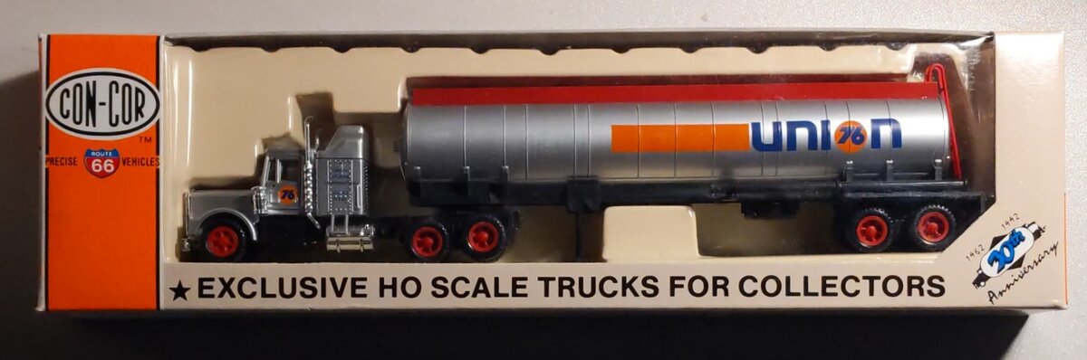 Con-Cor 0004-001004 HO Union 76 Tractor and Oil Tanker