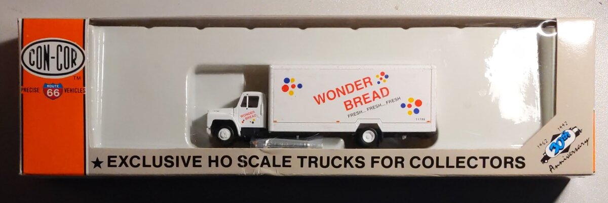 Con-Cor 0004-001089 HO Scale Wonder Bread 28' Moving Van