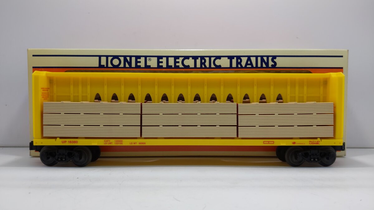 Lionel 6-16380 O Gauge Union Pacific Center I-Beam Flatcar with Wood Load