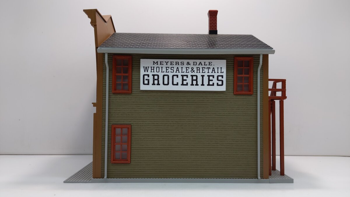 MTH 30-90345 Assembled Meyer & Dale Wholesale & Grocery Building