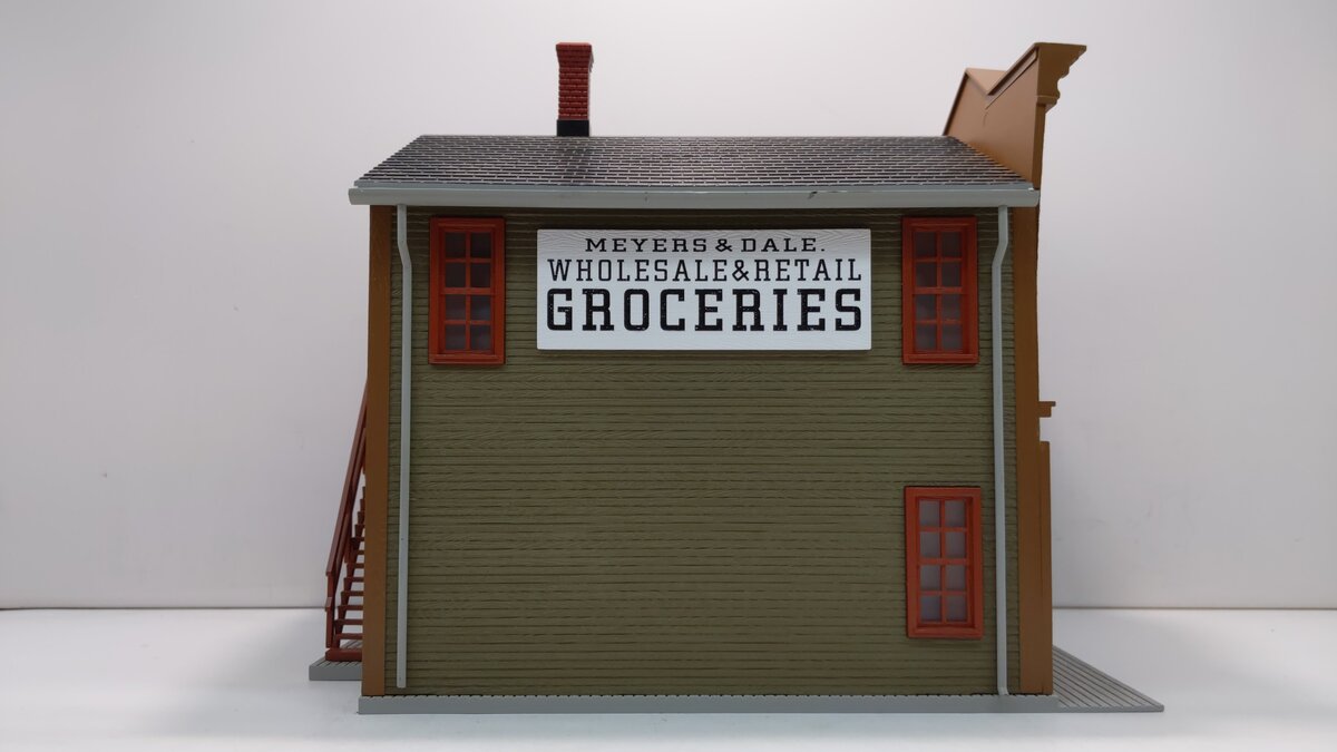 MTH 30-90345 Assembled Meyer & Dale Wholesale & Grocery Building