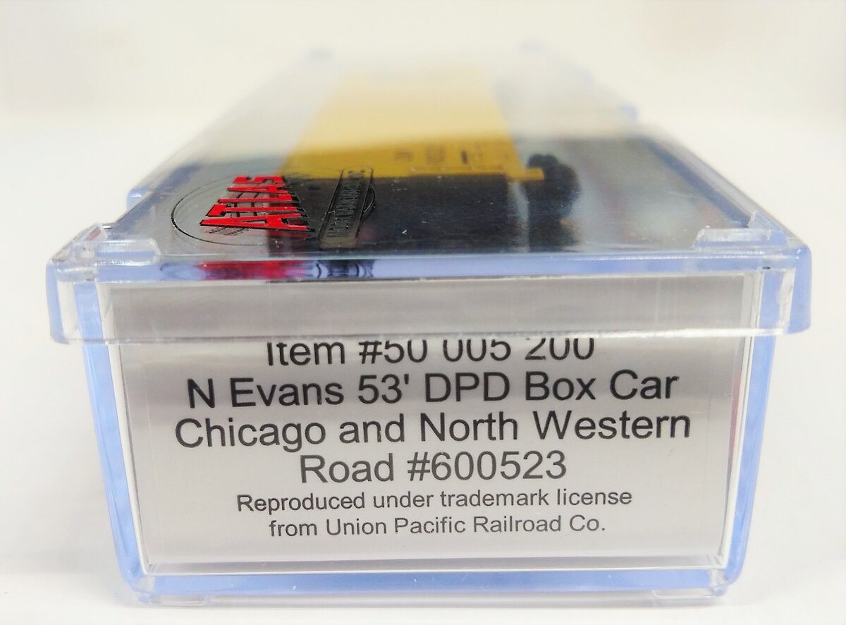 Atlas 50005200 N Chicago & North Western 53' Double Plug Door Boxcar #600523