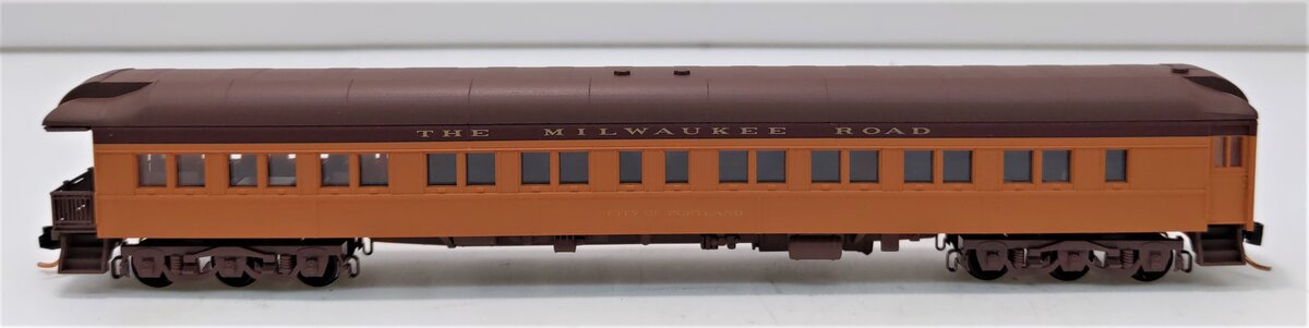 Micro Trains 14400120 N Milwaukee "City of Portland" 3-2 Observation Car