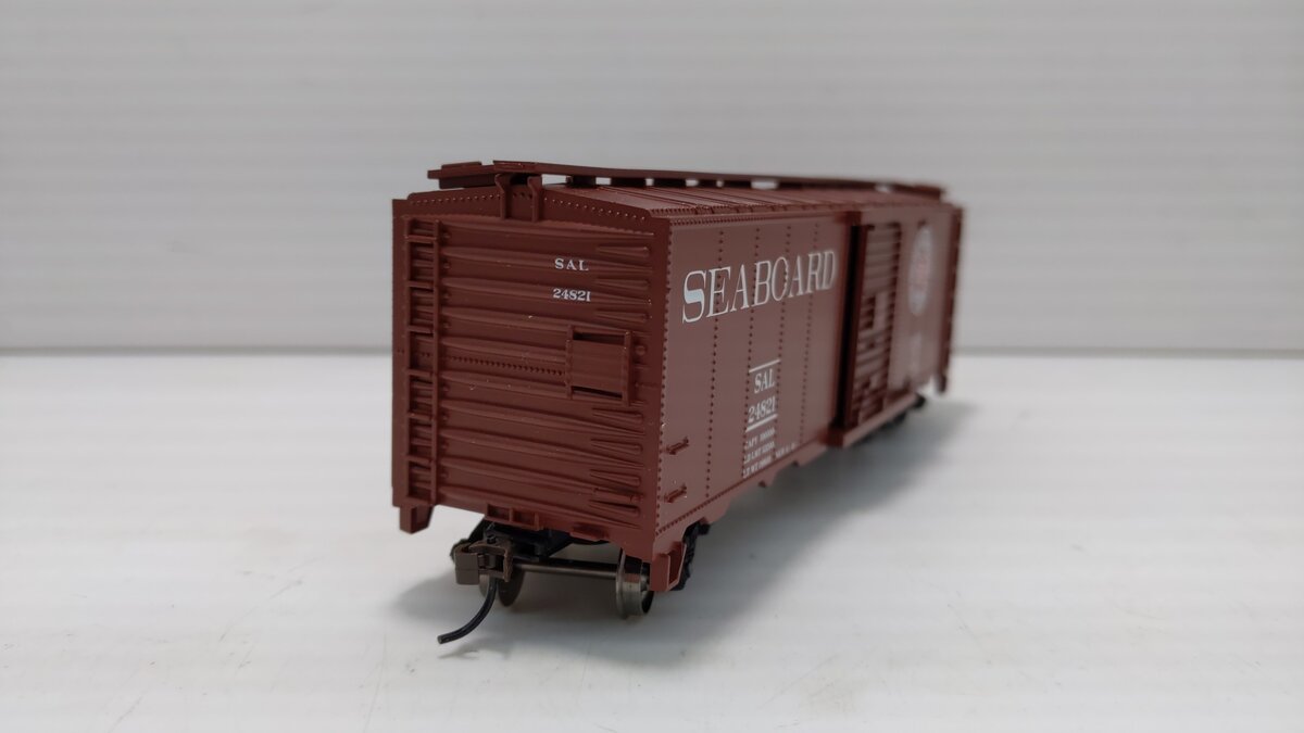 Bachmann 17046 HO Seaboard 40' Steel Boxcar #24821