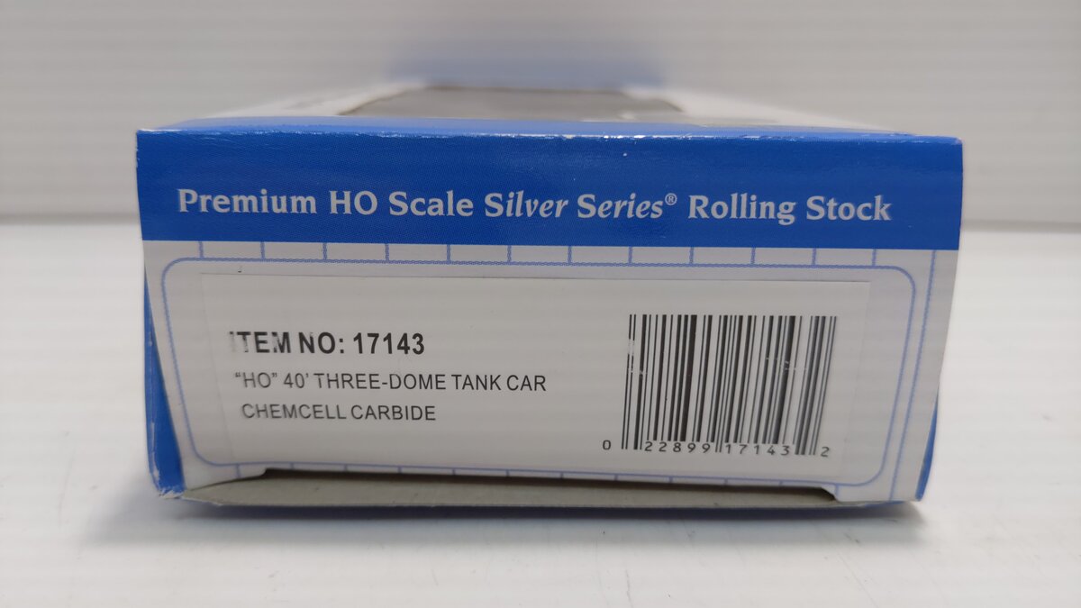 Bachmann 17143 HO Chemcell / Canadian Chemical Company 40' 3-Dome Tank Car