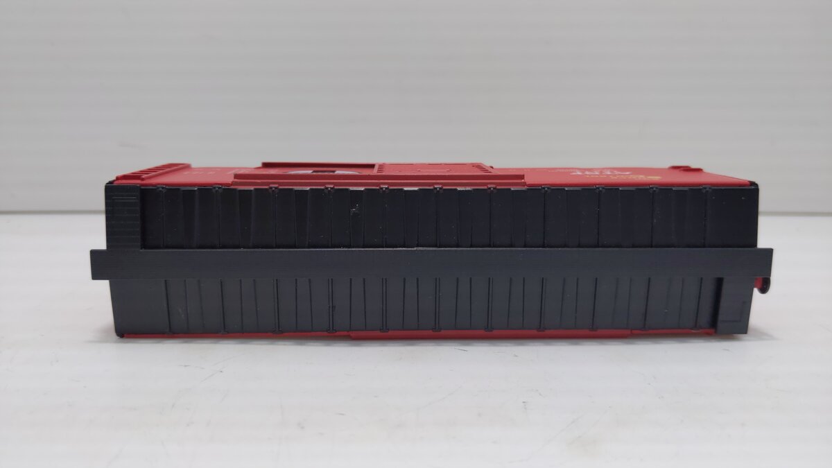 Model Power 2171 HO Scale ATSF Santa Fe 40' Metal Box Car