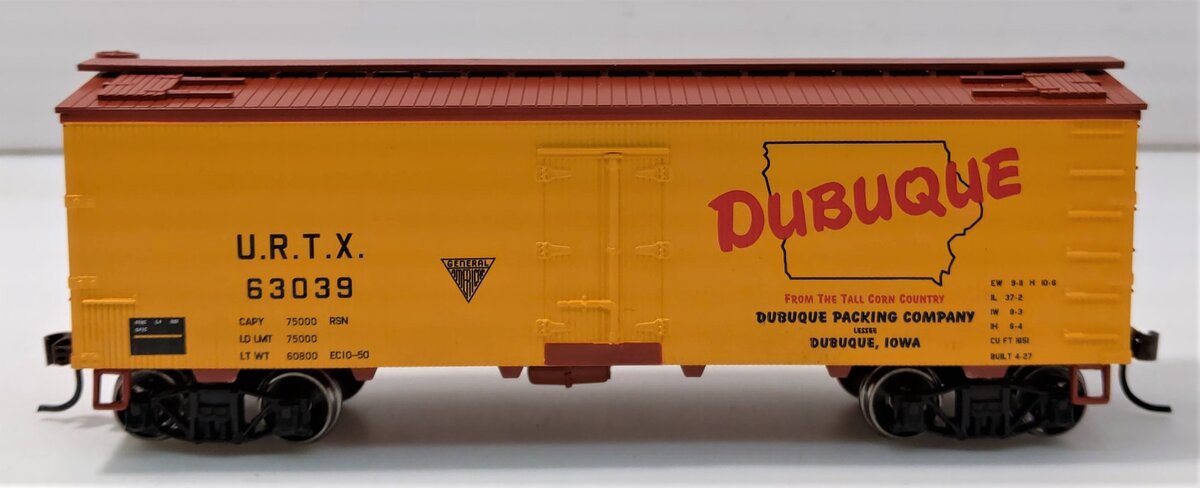 Roundhouse 85496 HO Dunbuque Packing Co. 36' Meat Reefer URTX #63039