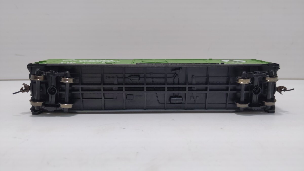 Walthers 931-673 HO Canadian Pacific 50' Plug-Door Boxcar #81046 - Ready to Run