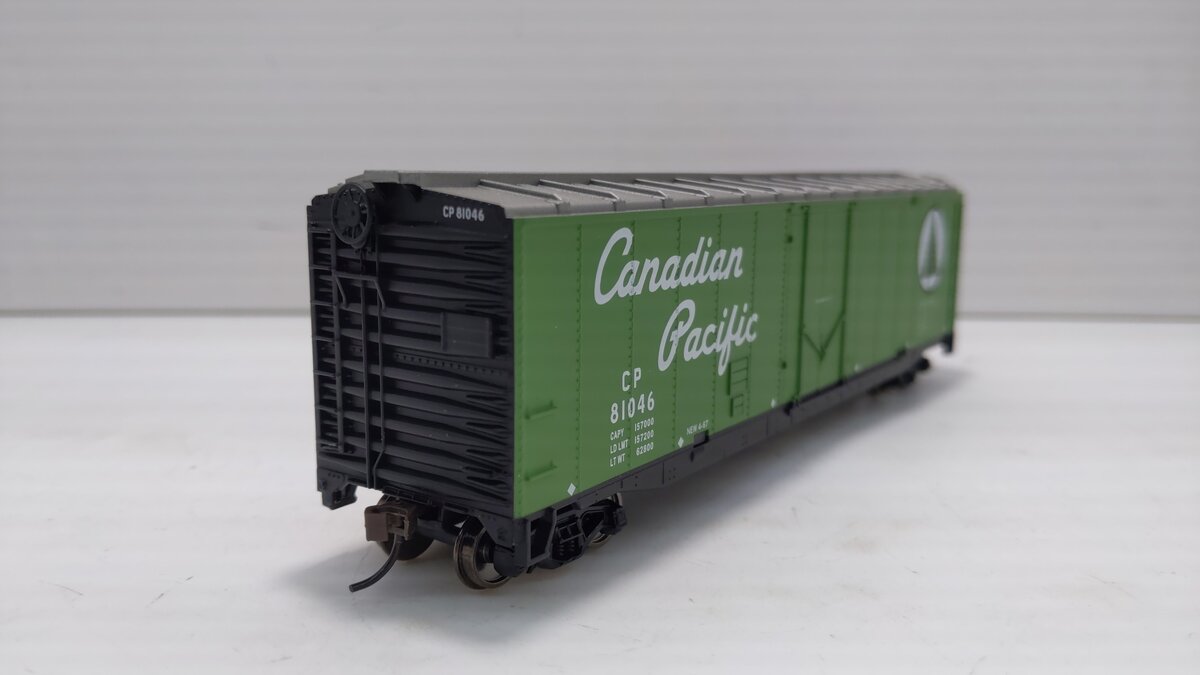 Walthers 931-673 HO Canadian Pacific 50' Plug-Door Boxcar #81046 - Ready to Run