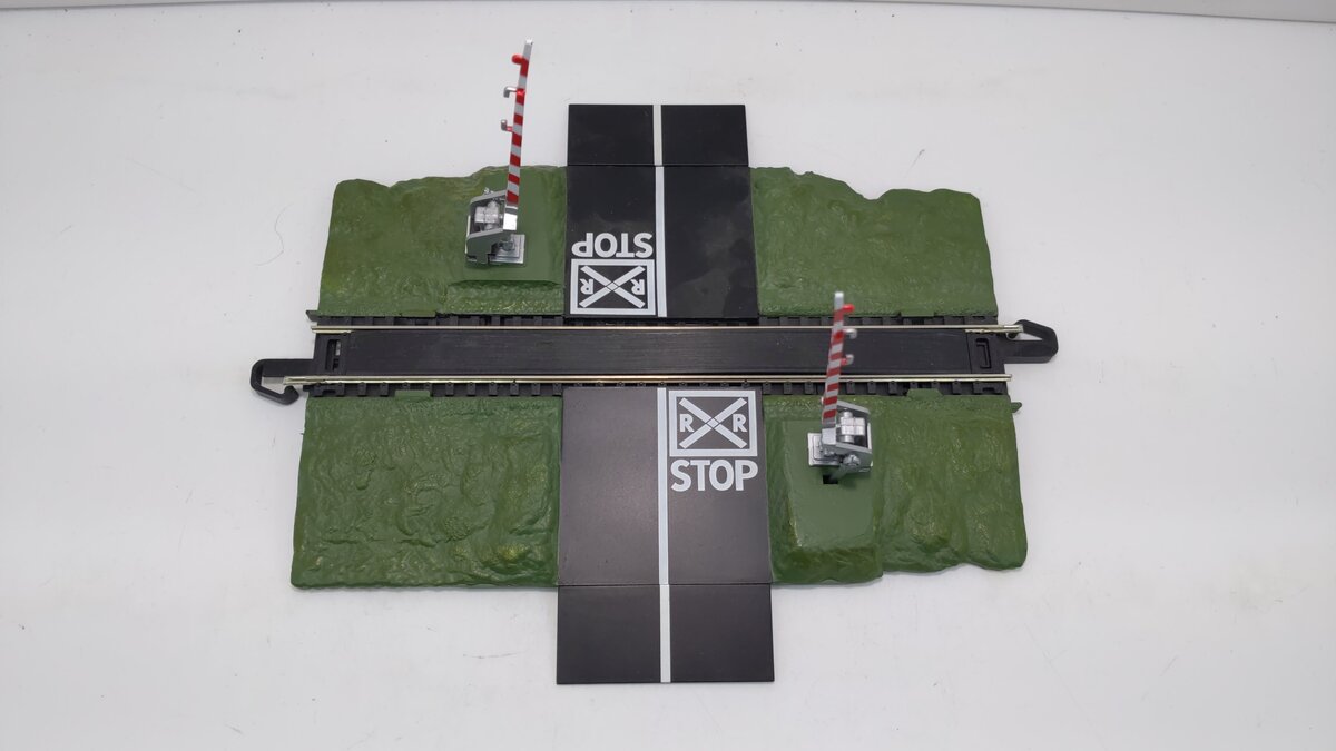 Bachmann 46220 HO Dual Crossing Gates