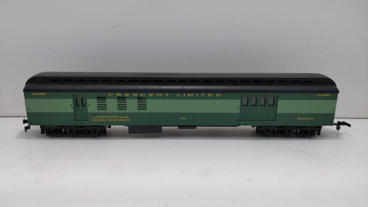 IHC 49630 HO Scale Southern Crescent Limited Heavyweight Baggage Car