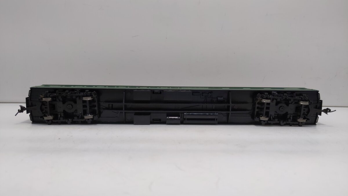 IHC 49632 HO Scale Southern Crescent Limited Heavyweight Combination Car