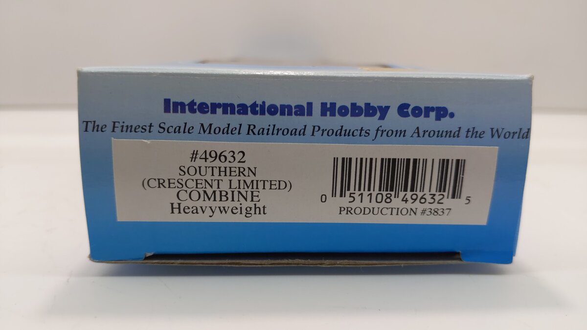 IHC 49632 HO Scale Southern Crescent Limited Heavyweight Combination Car