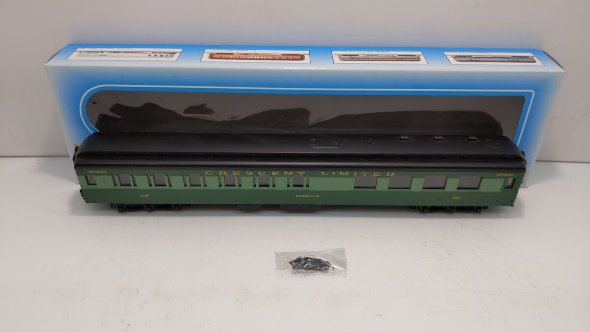 IHC 49632 HO Scale Southern Crescent Limited Heavyweight Combination Car