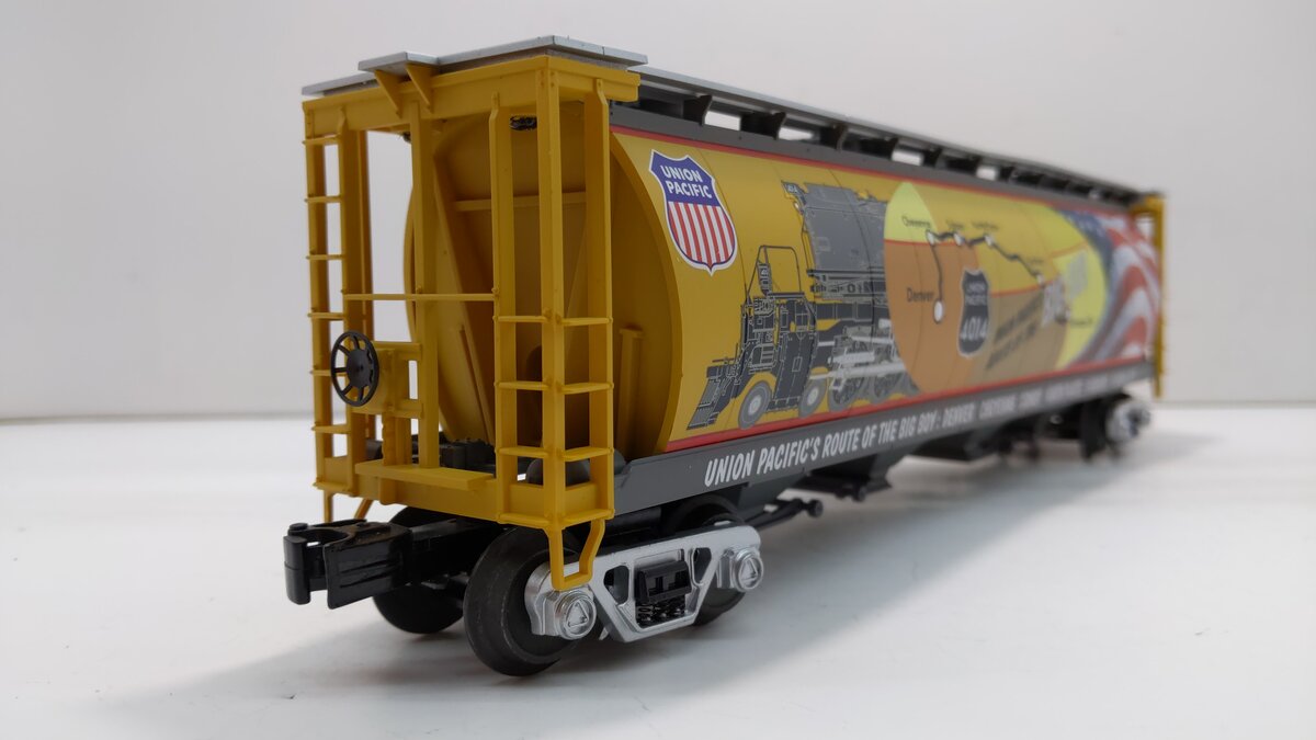 MTH 30-75708 O Union Pacific 4-Bay Cylindrical Covered Hopper #4014